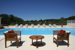 Гостиница Lagrange Vacances Le Domaine de Bourgeac  Параду